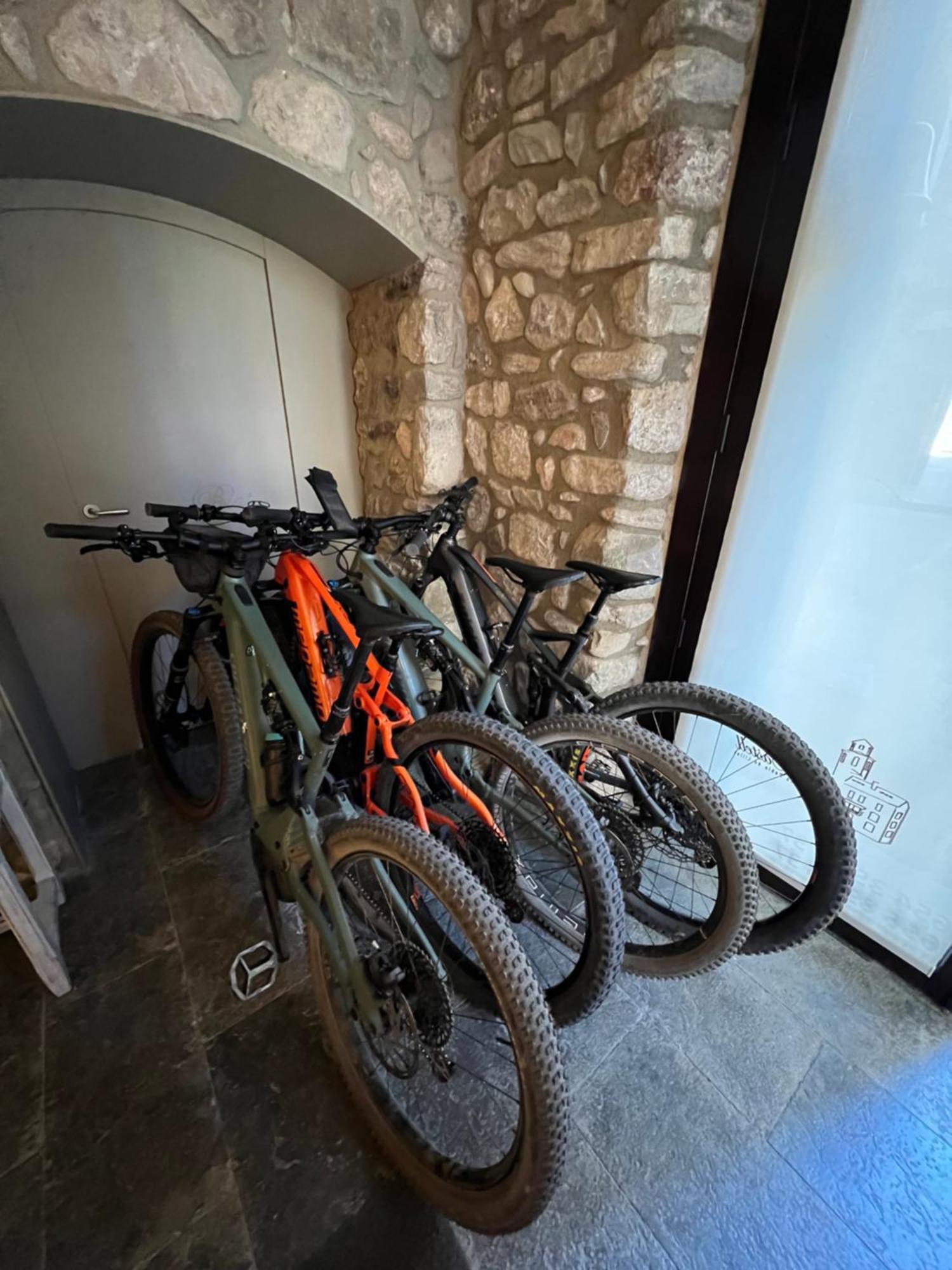 El Castell De La Pobla De Lillet (Adults Only) Villa Exterior photo