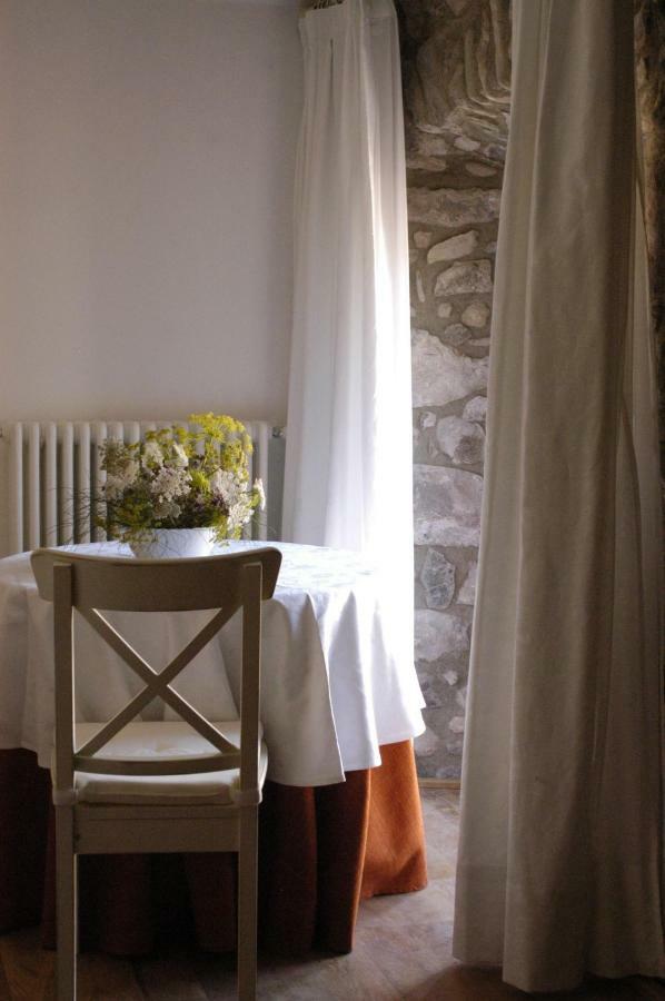 El Castell De La Pobla De Lillet (Adults Only) Villa Exterior photo