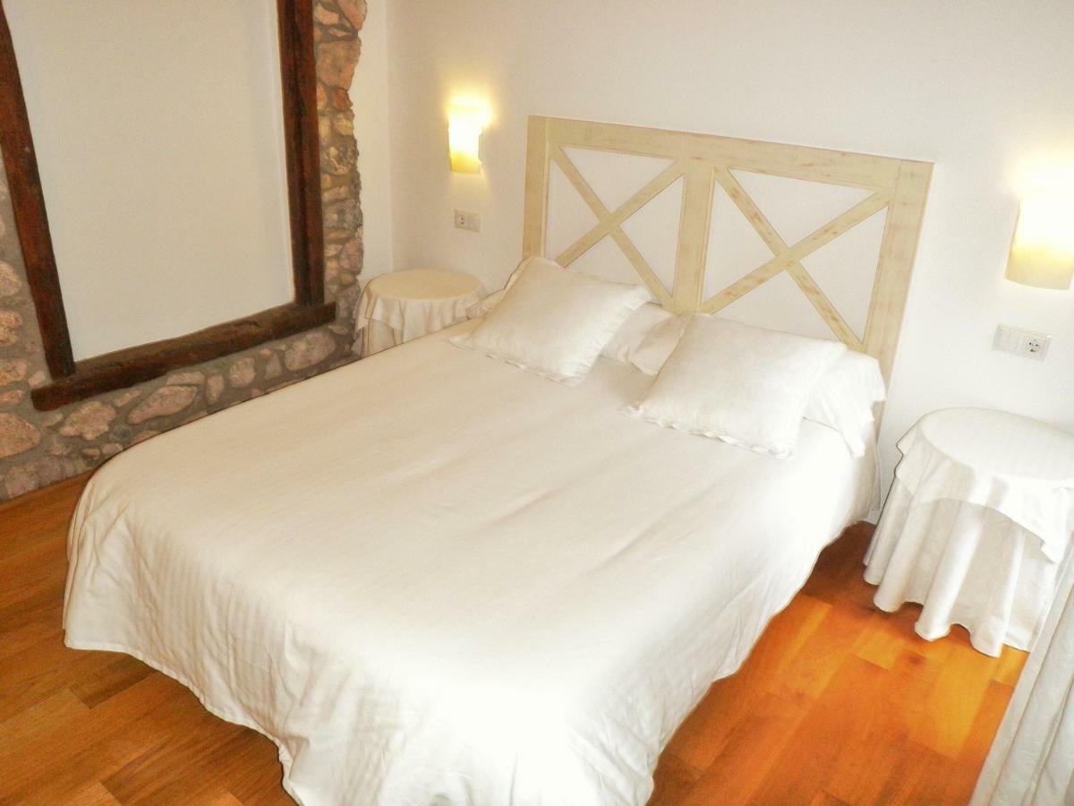 El Castell De La Pobla De Lillet (Adults Only) Villa Exterior photo